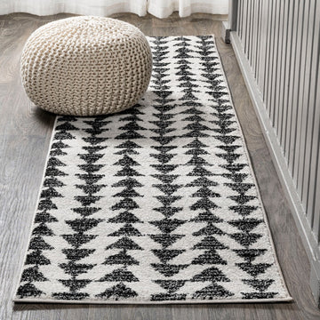 Aisha Moroccan Triangle Geometric Area Rug